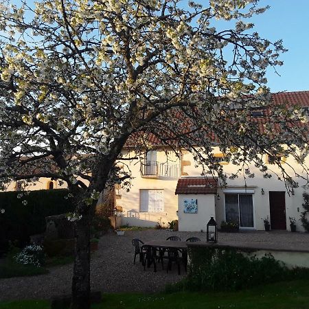 Отель Escampette Saint-Aubin-en-Charollais Экстерьер фото